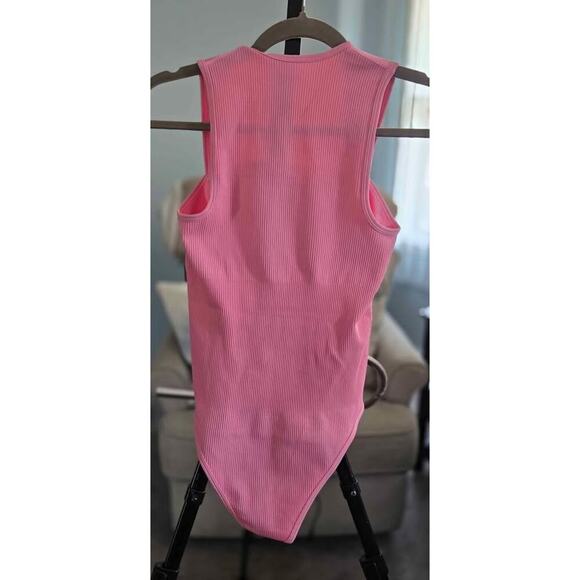 Bubblegum Pink Ribbed OQQ Bodysuit – Sleek & Sculpting One-Piece NEW/ MEDIUM - Picture 4 of 4